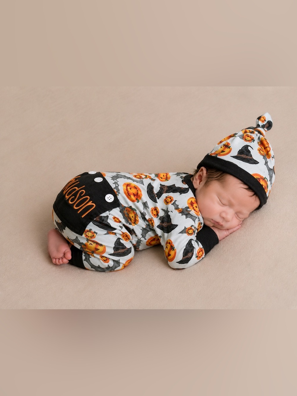 “Hudson” Halloween Pumpkin & Bat Print Baby One-Piece with Hat - Orange/Black